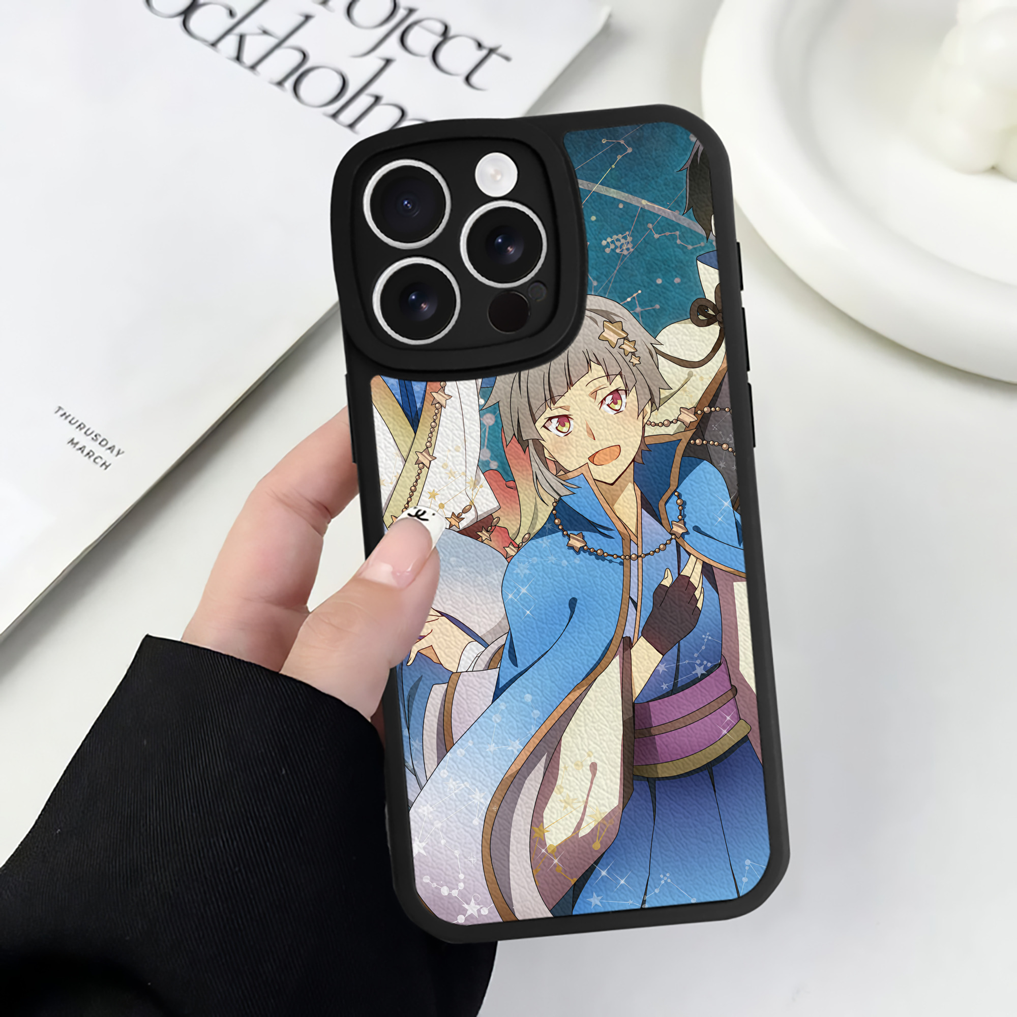 （画像用） 文豪ストレイドッグス Bungo Stray Dogs 【iPhone 16シリーズ対応】シリコンスマホケース（レザー調） 材質：シリコン